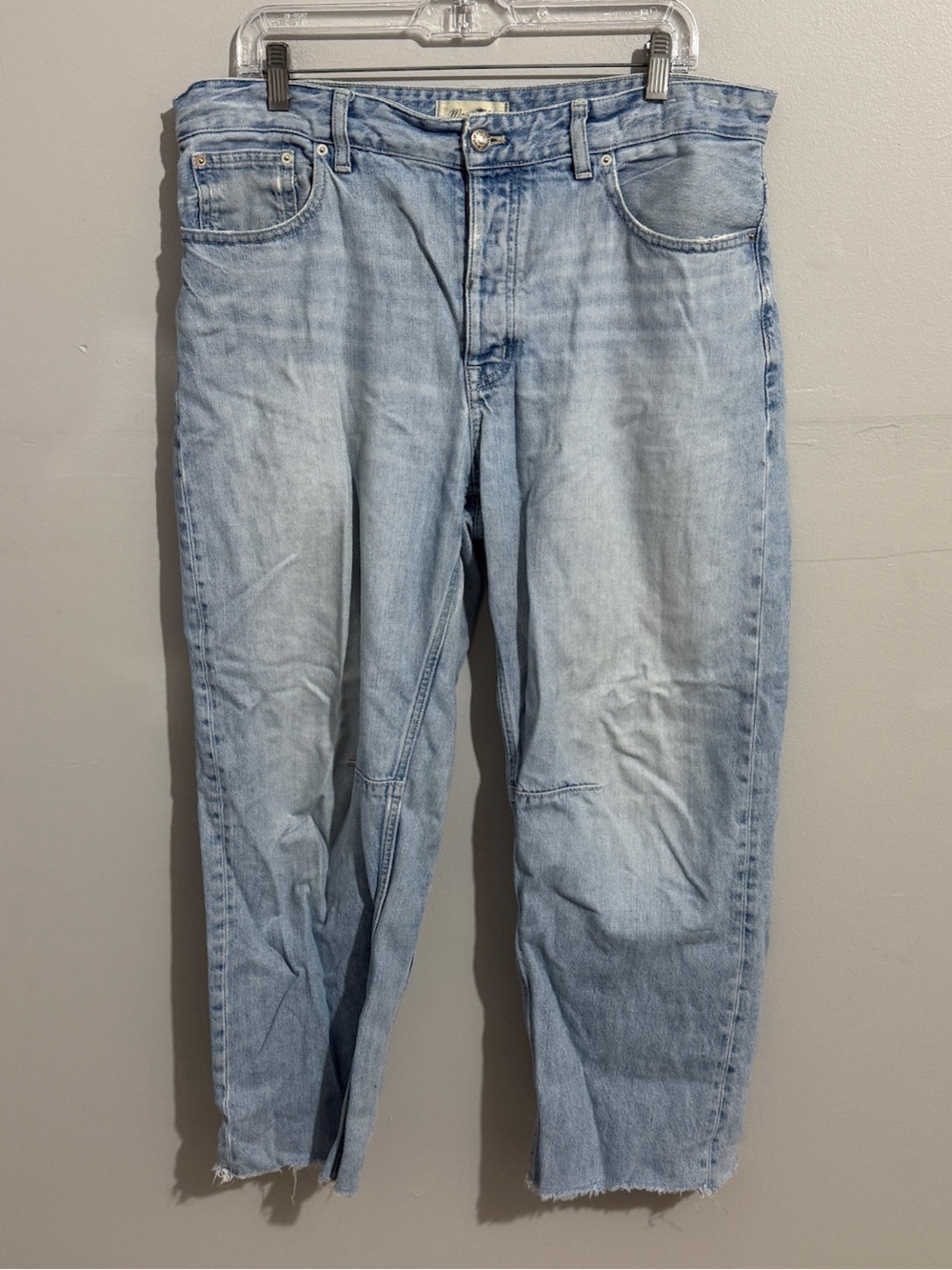 Madewell Darted Barrel Leg Jeans Womens 30 Light Wash Raw Hem Relaxed Denim